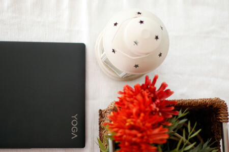 Lenovo Yoga Slim 7 Carbon 12